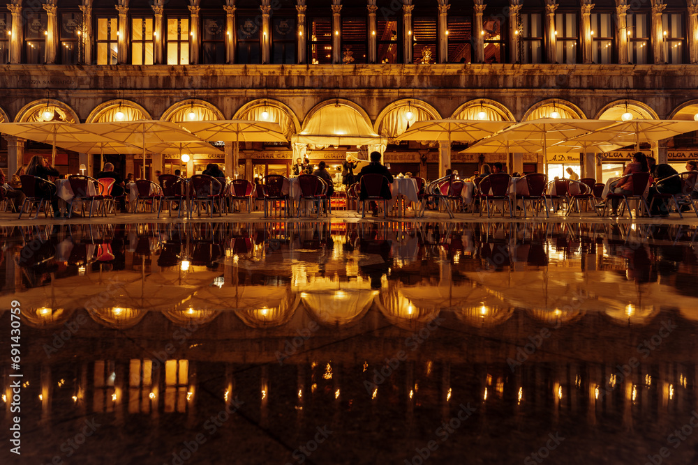 Enchanting Venice: A Visual Symphony of Canals, Architecture, and Timeless Elegance