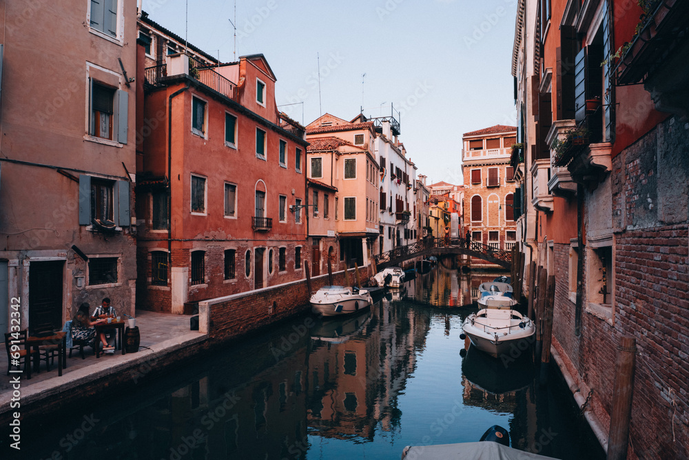 Enchanting Venice: A Visual Symphony of Canals, Architecture, and Timeless Elegance