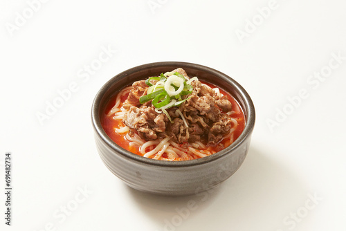 Spicy soup with noodles and meat