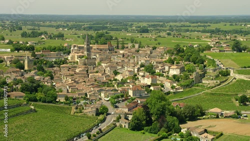 Vue aérienne de Saint Emilion photo