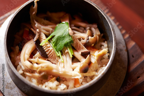 Mushroom Stone Pot Rice photo