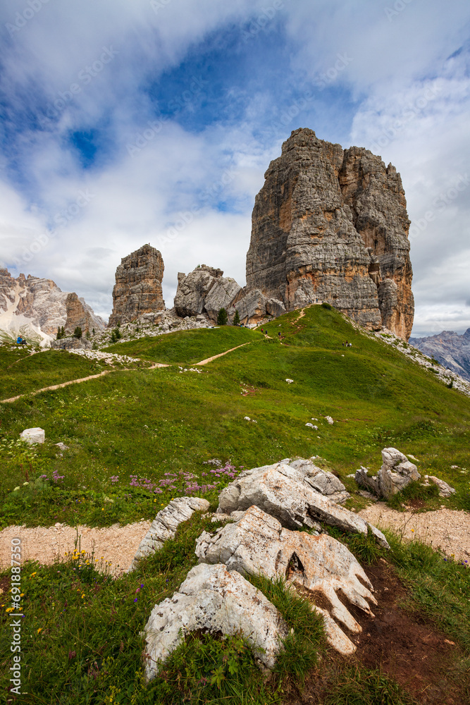 paesaggio delle cinque Torri, Dolomiti