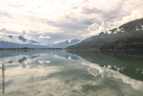 Genussmoment am Lago di Mezzola  Blick von Verceia nach Südwesten © holger.l.berlin