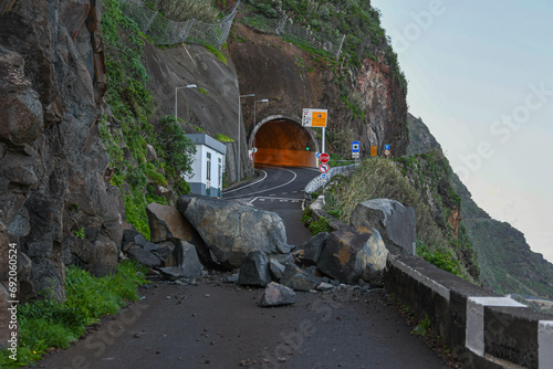 Felssturz auf einer Straße auf der Insel Madeira photo
