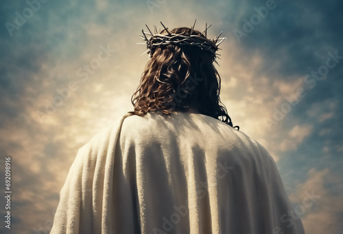 Cristo Redentore- Gesù dal Retro, con Corona di Spine, Rivolto al Cielo in Preghiera photo