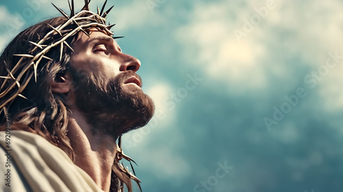 Sacra Rappresentazione- Gesù con la Corona di Spine Rivolto al Cielo in un'Atmosfera di Pasqua photo