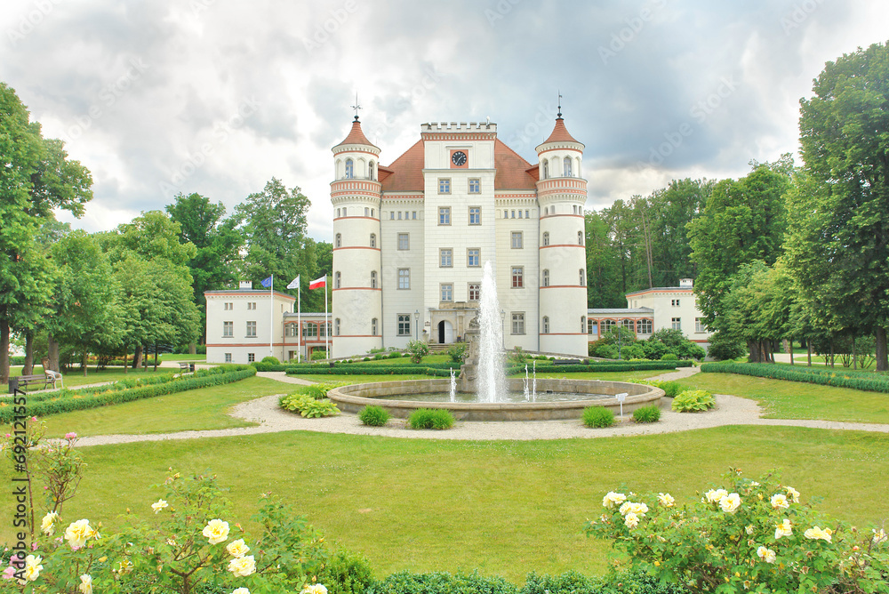 Palace in Wojanów - a historic palace built in Wojanów, Poland