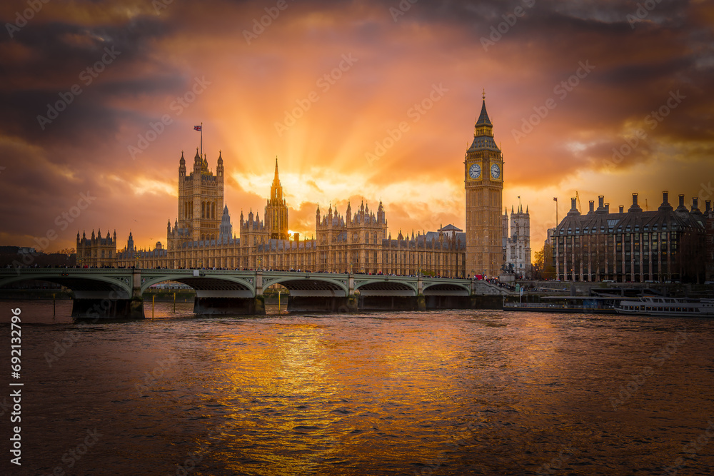 Fototapeta premium Landscape with Big Ben and Westminster palace at sunset in London, Great Britain