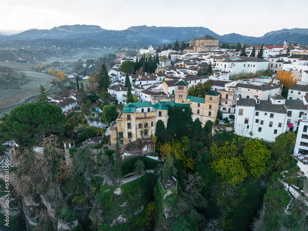 Vistas aéreas de Ronda , Puente Nuevo y centro histórico de Ronda, vista cenital desde arriba ,Andalucia , Malaga , España
