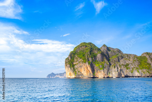 Beautiful tropical landscape of the Maya Bay in the Phi Phi Islands in Thailand © Myroslava
