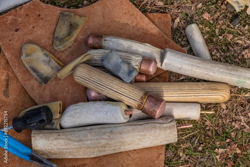 Schilderij op canvas tools for arrowhead knapping