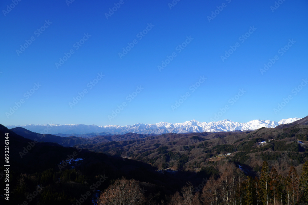 Naklejka premium 冬の大望峠から眺めた北アルプス