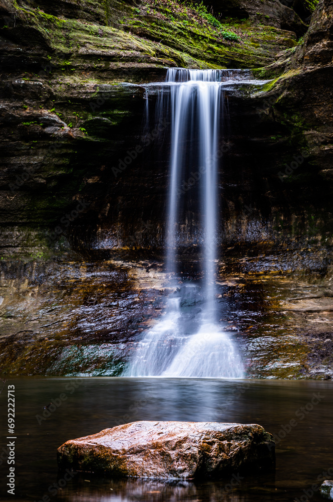 Obraz premium Slow waterfall 