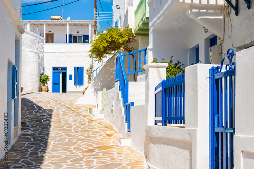 Fototapeta Naklejka Na Ścianę i Meble -  Narrow streets with typical Greek style architecture in Kimolos village, Kimolos island, Cyclades, Greece