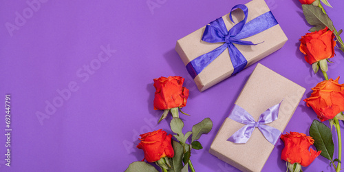 Zero waste gift concept. Bright roses, wrapped in paper surprise box for Anniversary, Mothers Day © FuzullHanum