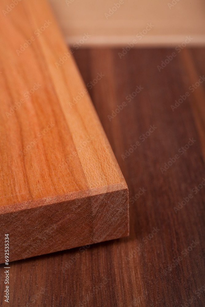 Holzmuster Kirsche auf Nussbaum Holzmuster Kirsche auf Nussbaum
