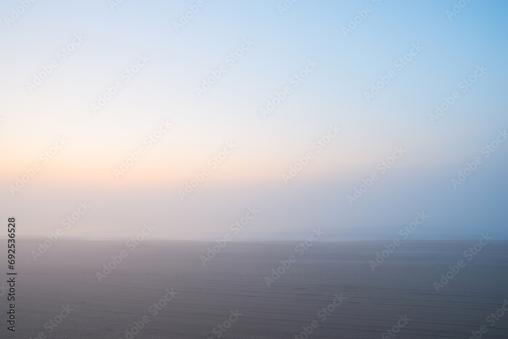 海霧と朝焼け風景_千葉県九十九里浜