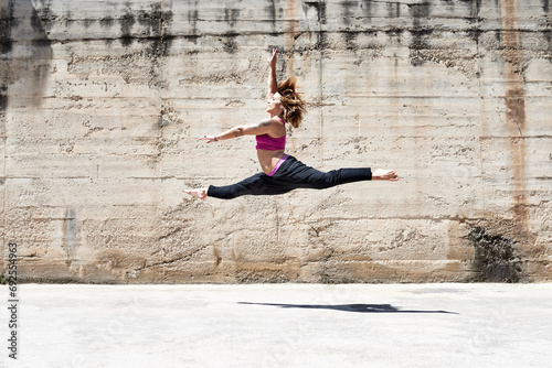 Beautiful split in mid-air.