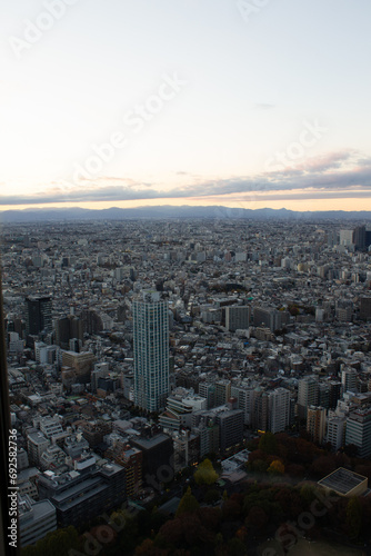 Panor  mica de rascacielos y edificios en la ciudad de Tokio  Jap  n