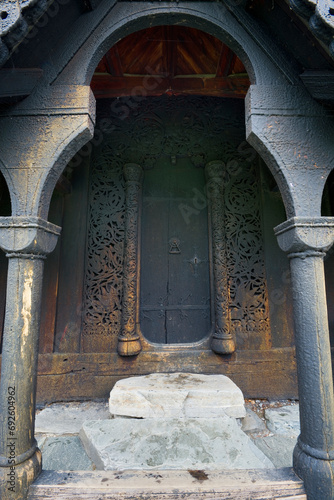 Decorative door to Hopperst...