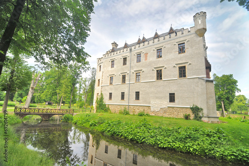 Karpniki Castle (German: Vischbach, Fischbach) - a historic castle located in the village of Karpniki, Poland photo