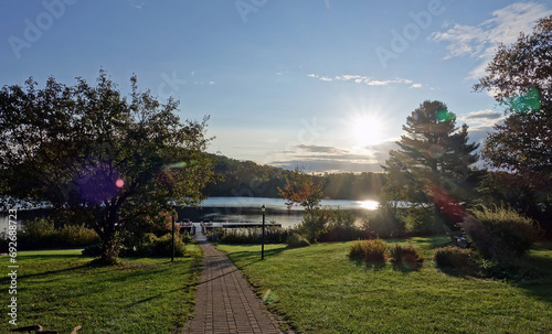 Canada, Lac à l'eau claire, Saint-Alexis-des-Monts, lac, ile, forêt, reflet, nature, sauvage, sapin, barques, ponton, 