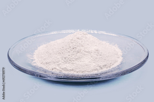 Fotografie Gellan gum is a water-soluble anionic polysaccharide, it is a stabilizer used to suspend particles in dairy or soy protein drinks, without greatly increasing viscosity