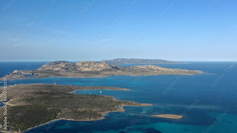 plage de la Pelosa dans le nord de la Sardaigne (Italie)