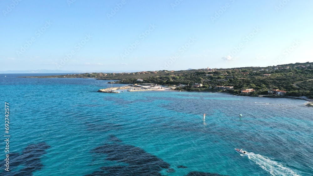 Naklejka premium plage de la Pelosa dans le nord de la Sardaigne (Italie)