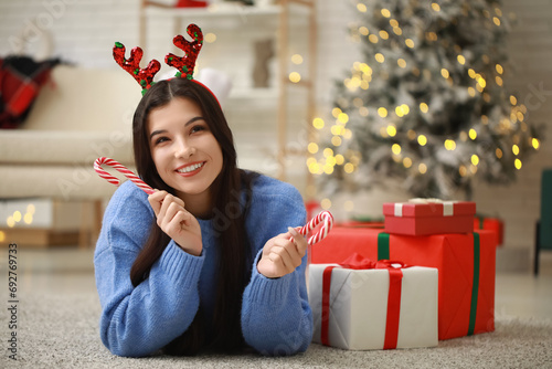 Beautiful young woman in re...