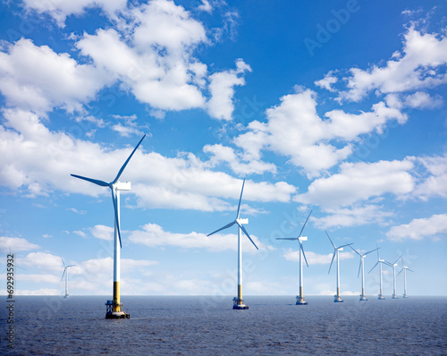 Shanghai Economic Free Trade Zone Yangshan Port Donghai Bridge Offshore Wind Turbine Group