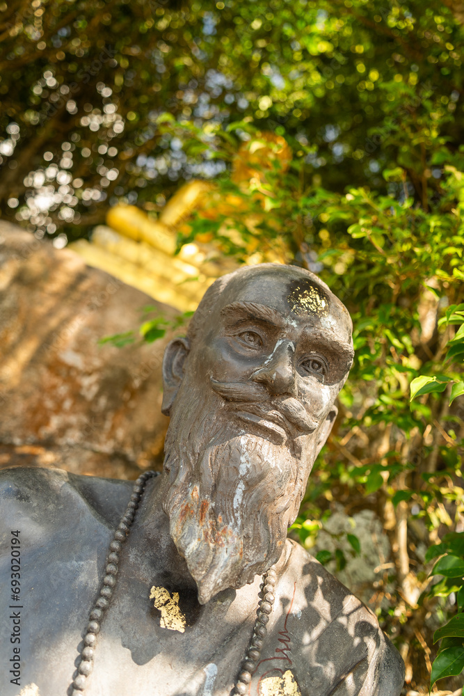 Grand Bouddha blanc de Phuket, statue de moine Grand Bouddha blanc de Phuket, statue de moine