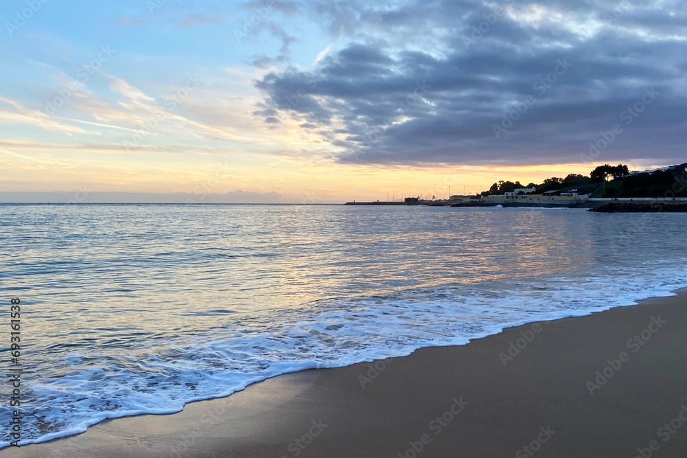 Obraz premium Beautiful sunset at the beach in Costa Brava, Catalonia, Spain