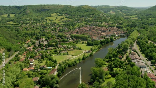 vue aérienne de Saint Antonin Noble Val photo