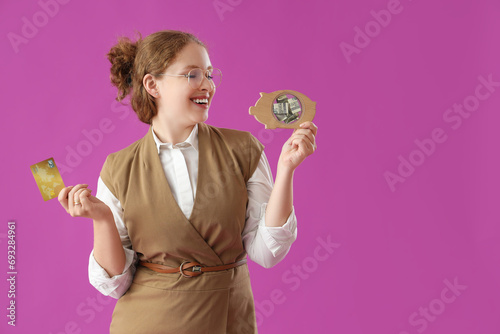 Young businesswoman with cr...
