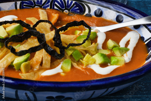 フリホーレスを使ったメキシコのスープ　ソパ・タラスカ　
Mexican soup using frijoles, Sopa Tarasca
 photo