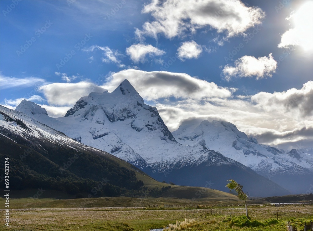 Fototapeta premium Snow mountains landscape