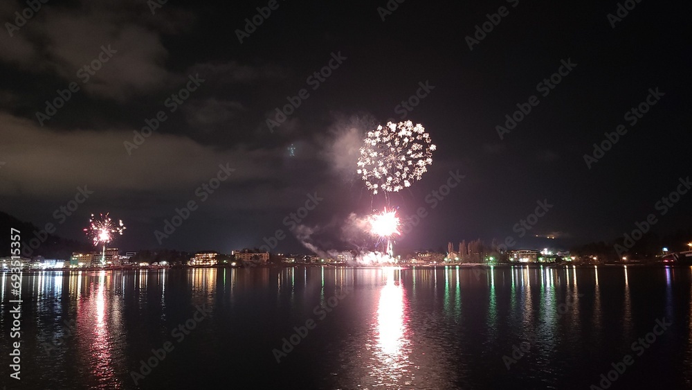 Fototapeta premium 夜の花火