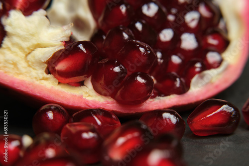 Gemme Rosse Pieni di Melograno
