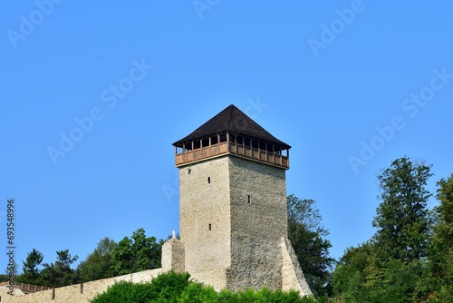 Obraz na płótnie View of the historic stone tower from the castle w salonie