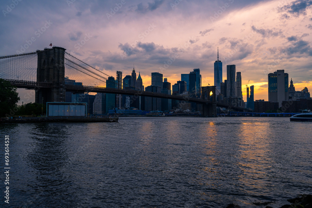 Fototapeta premium Manhattan at Sunset
