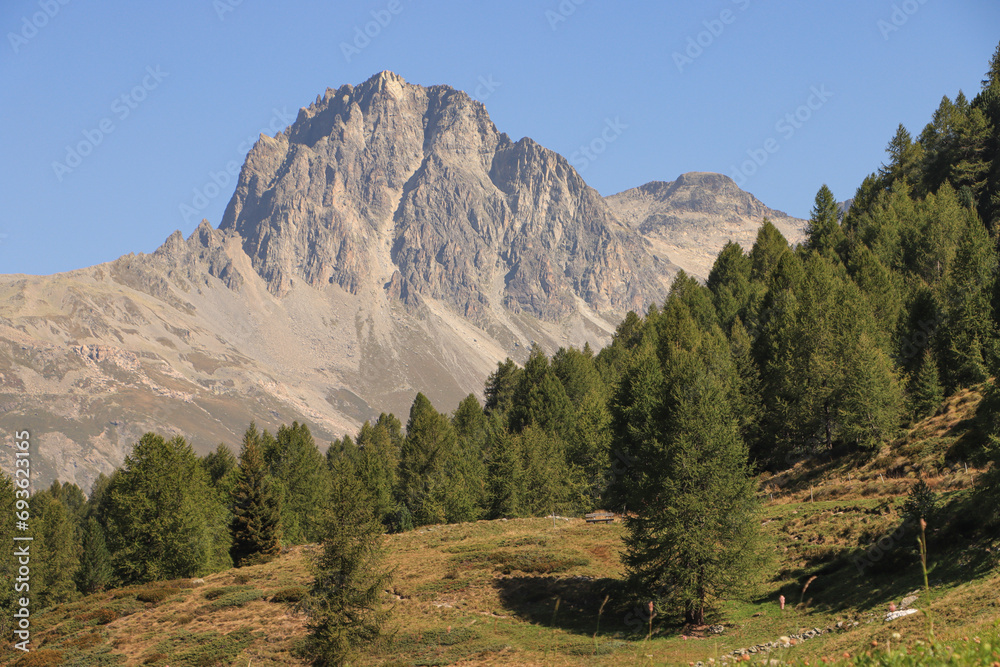Bündner Alpenlandschaft; Blick von Südwesten auf den Piz Lagrev (3165 m), Albula-Alpen 