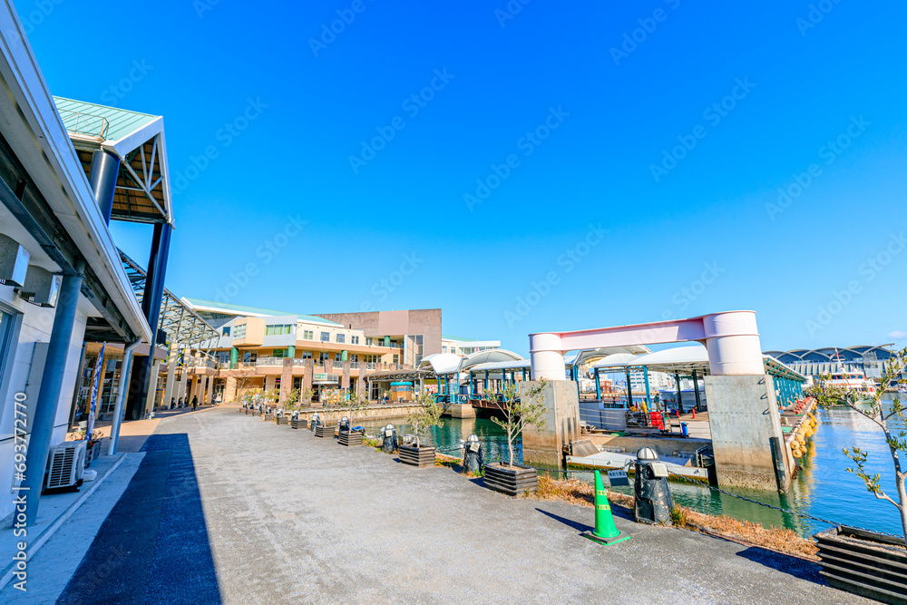冬のベイサイドプレイス博多 福岡県博多区 Bayside Place Hakata in winter. Fukuoka Pref, Hakata Ward. 冬のベイサイドプレイス博多 福岡県博多区 Bayside Place Hakata in winter. Fukuoka Pref, Hakata Ward.