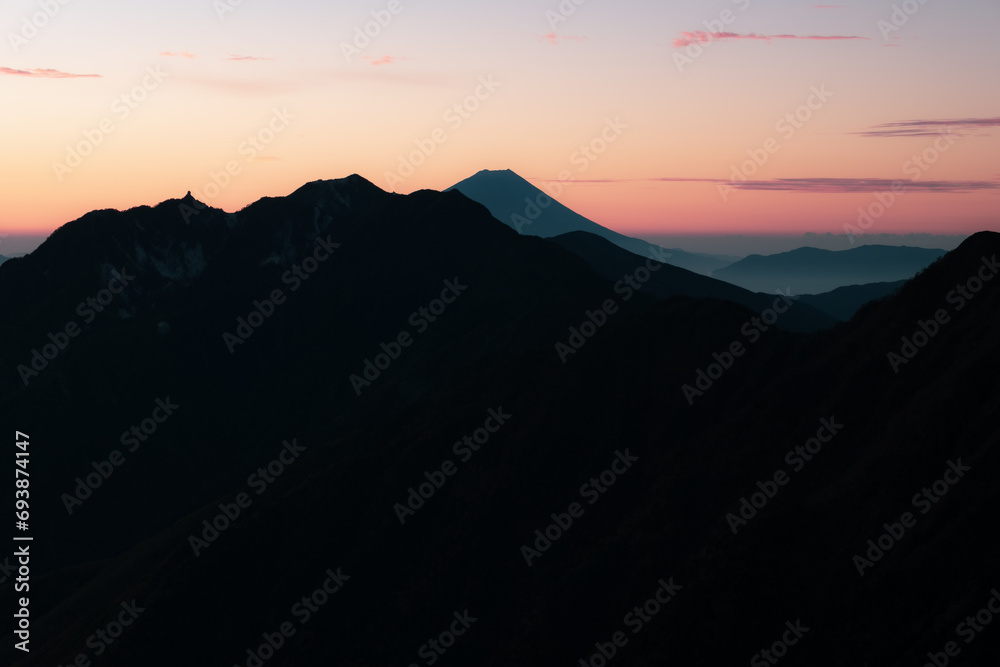 Fototapeta premium 秋の山岳風景