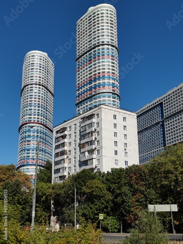 Architecture contrast