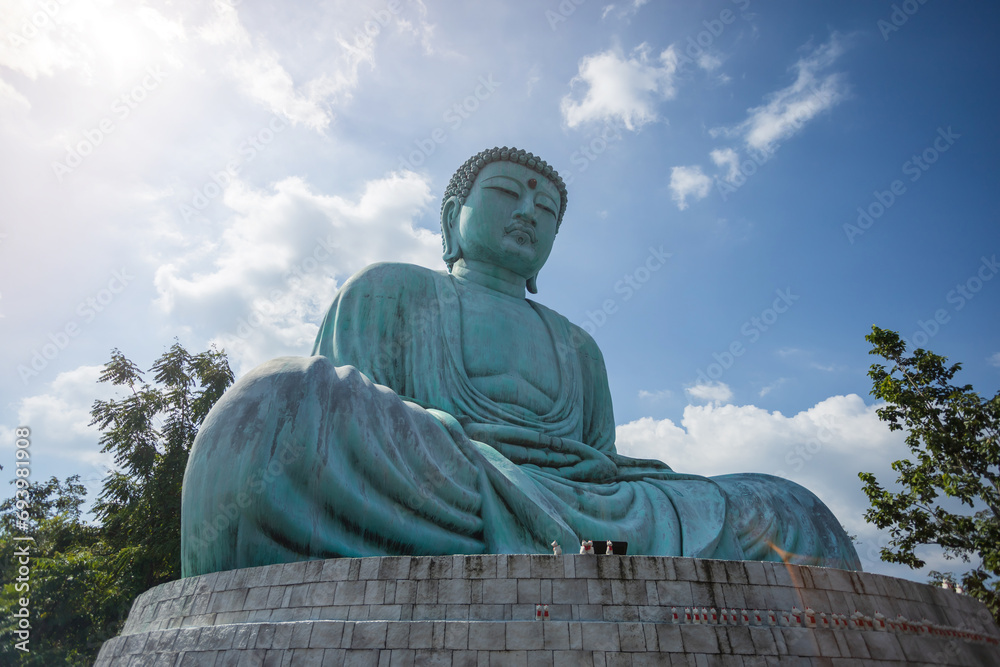 Fototapeta premium Big Buddha Daibutsu (Japanese style) at Wat Phra That Doi Phrachan, Lampang Province.