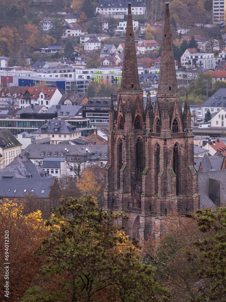 Blick auf Innenstadt Marburg, mit Elisabeth Kirche