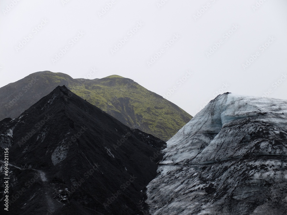 Glaciers meet mountains, Volcanic ash