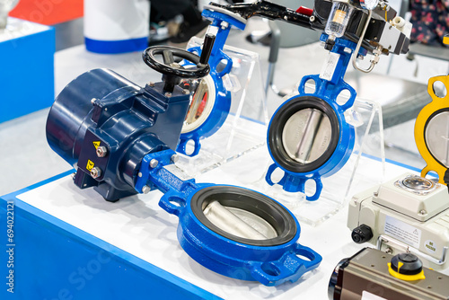 electric actuator assembly with metal butterfly valve for turn close and open liquid conveying system in industrial on table
