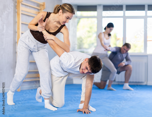 Couples self-defense training - a woman learns to seize power against a male attacker
